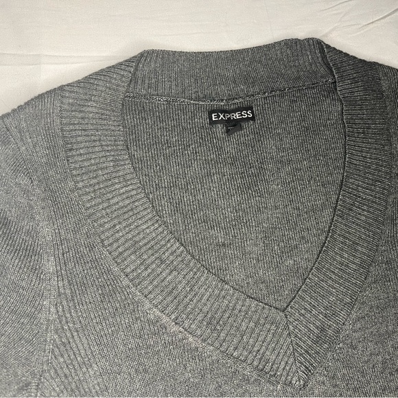 Grey Express V Neck Sweater-Small - Picture 4 of 4